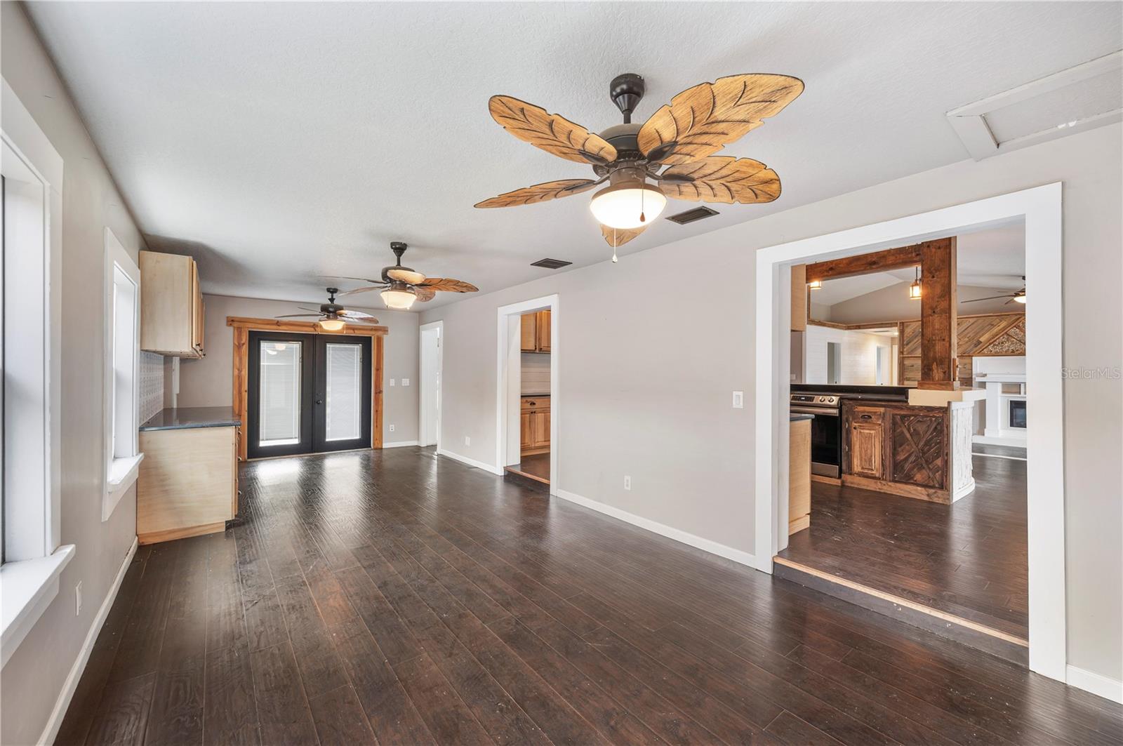 Image 20 of 43 For 132 Alachua Drive