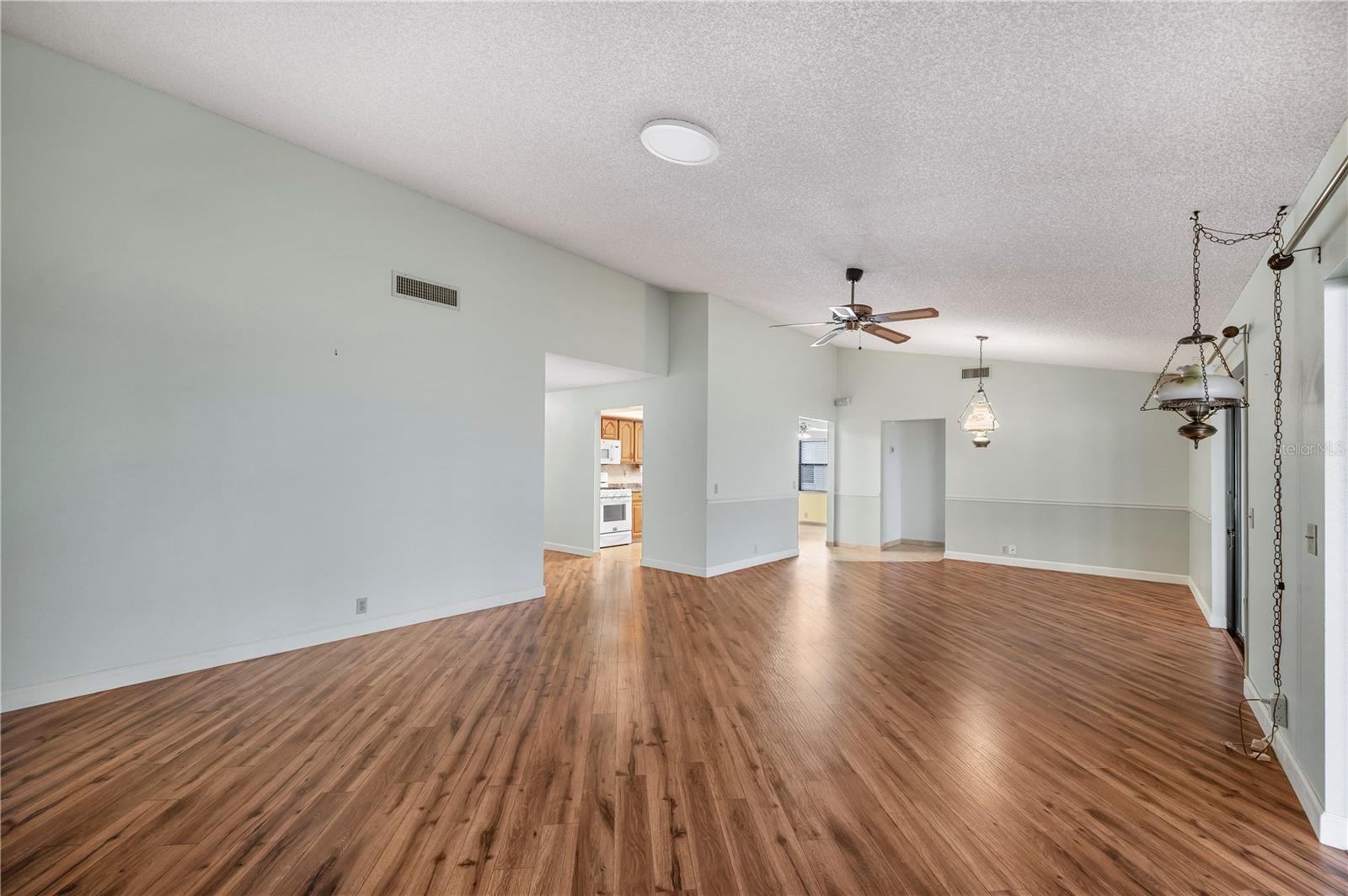 Image 7 of 42 For 730 Canberra Road