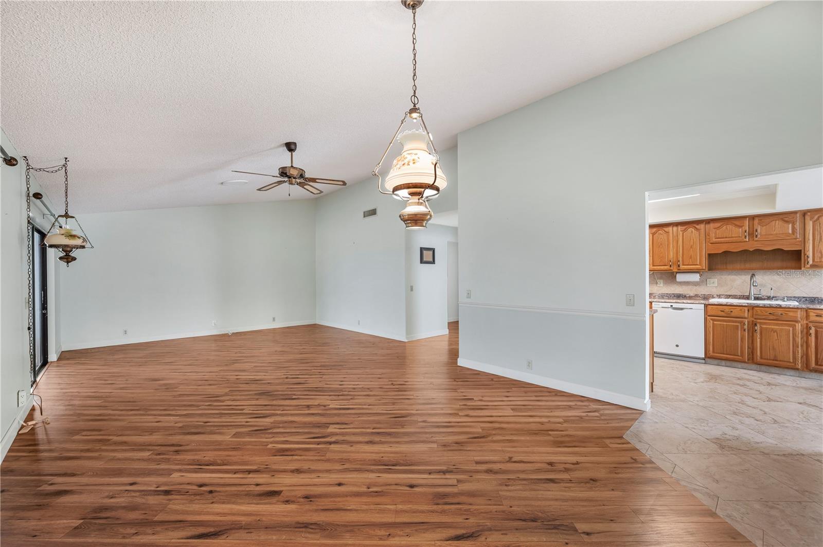 Image 9 of 42 For 730 Canberra Road