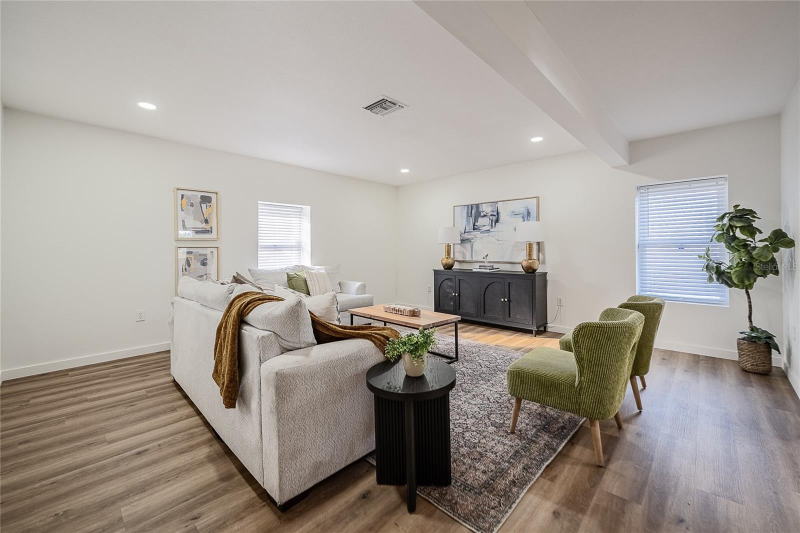 Image 15 of 27 For 4930 Sharon Avenue