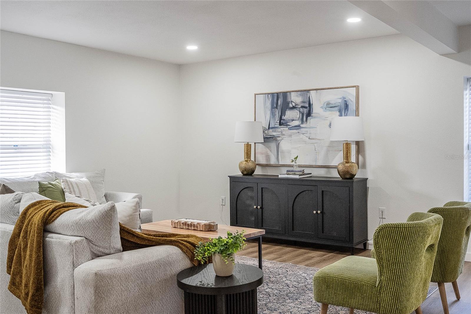 Image 16 of 27 For 4930 Sharon Avenue