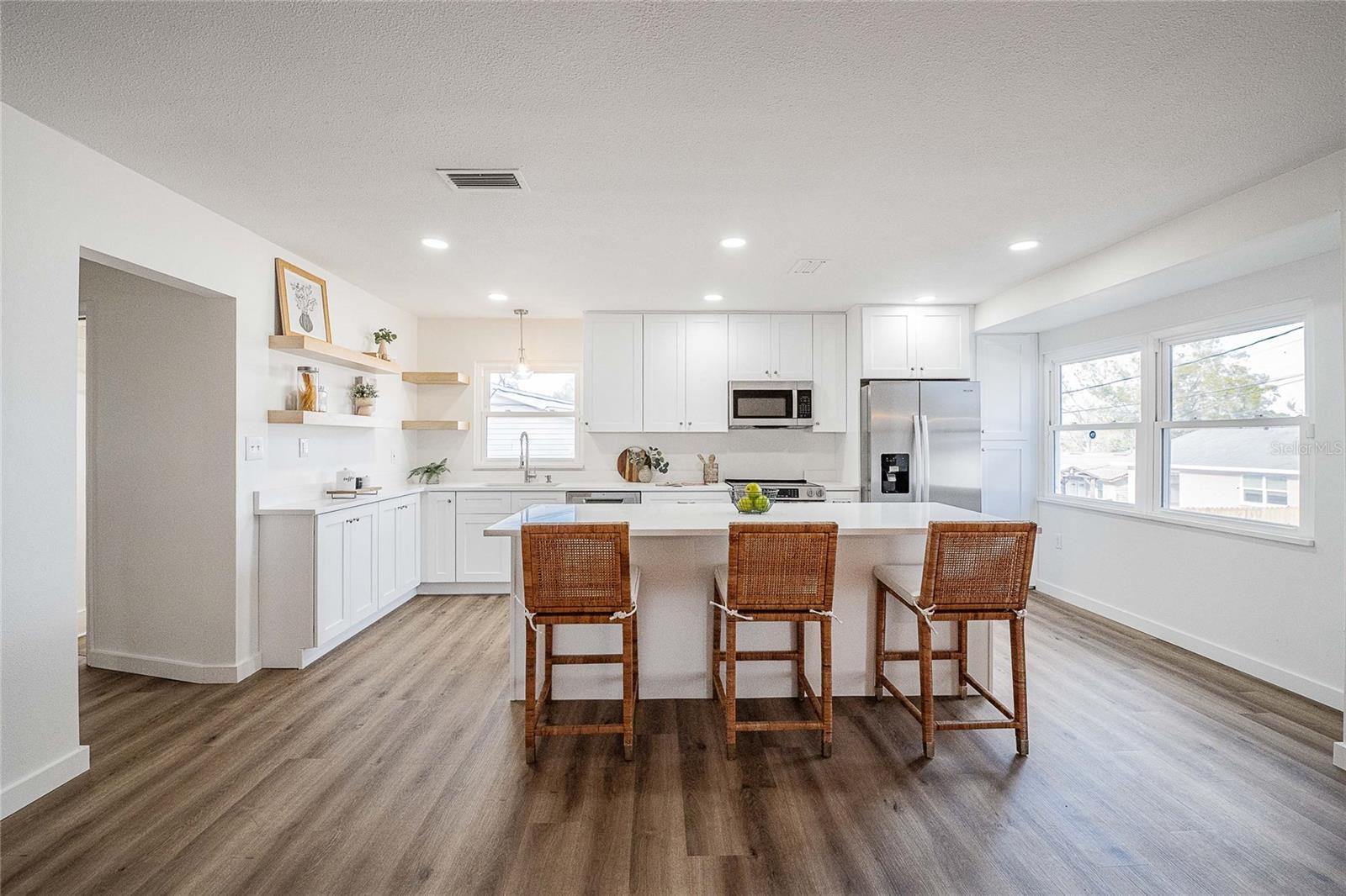 Image 5 of 27 For 4930 Sharon Avenue