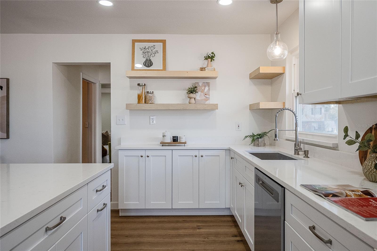 Image 7 of 27 For 4930 Sharon Avenue