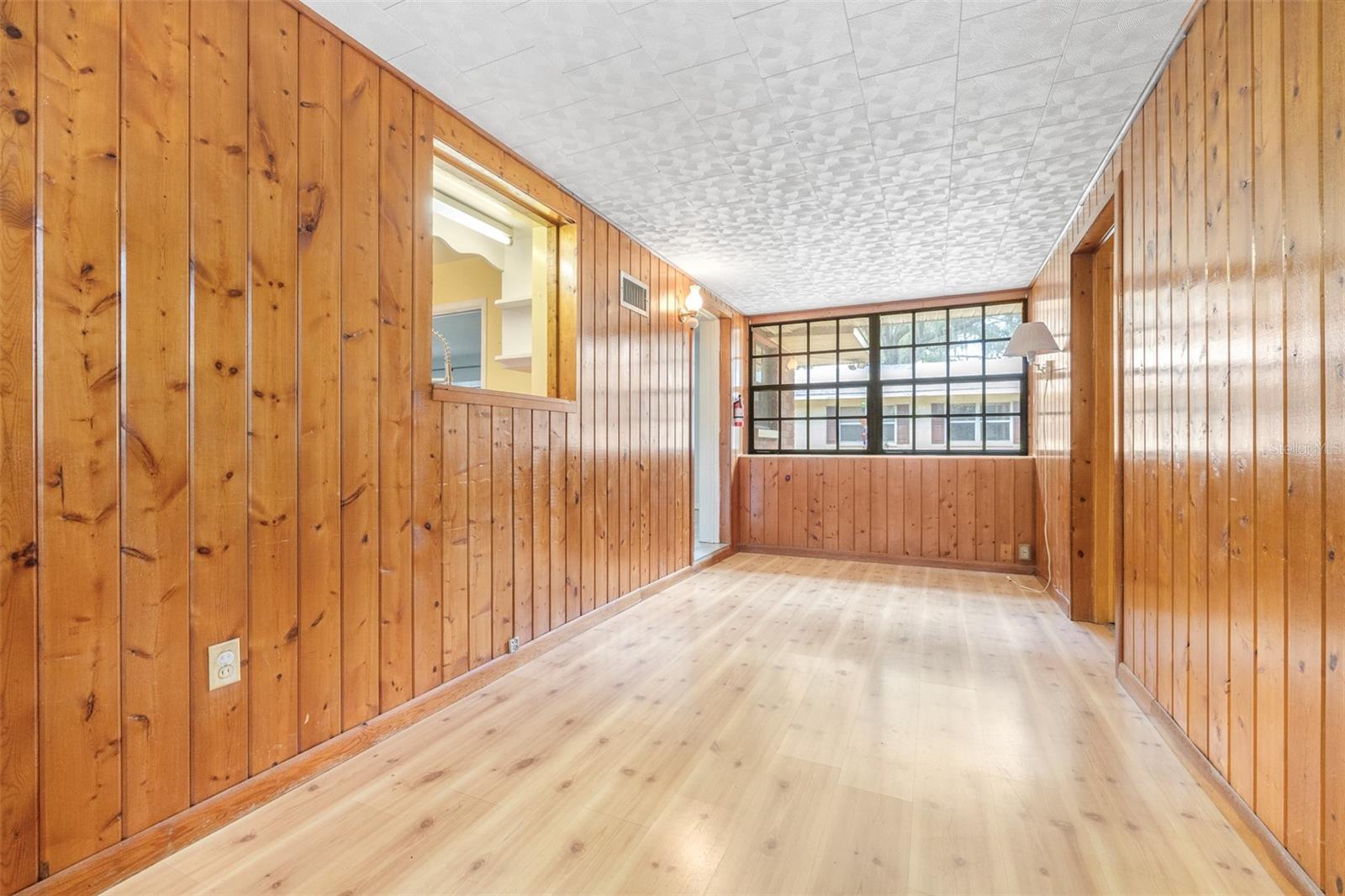 Image 17 of 54 For 319 Granada Road