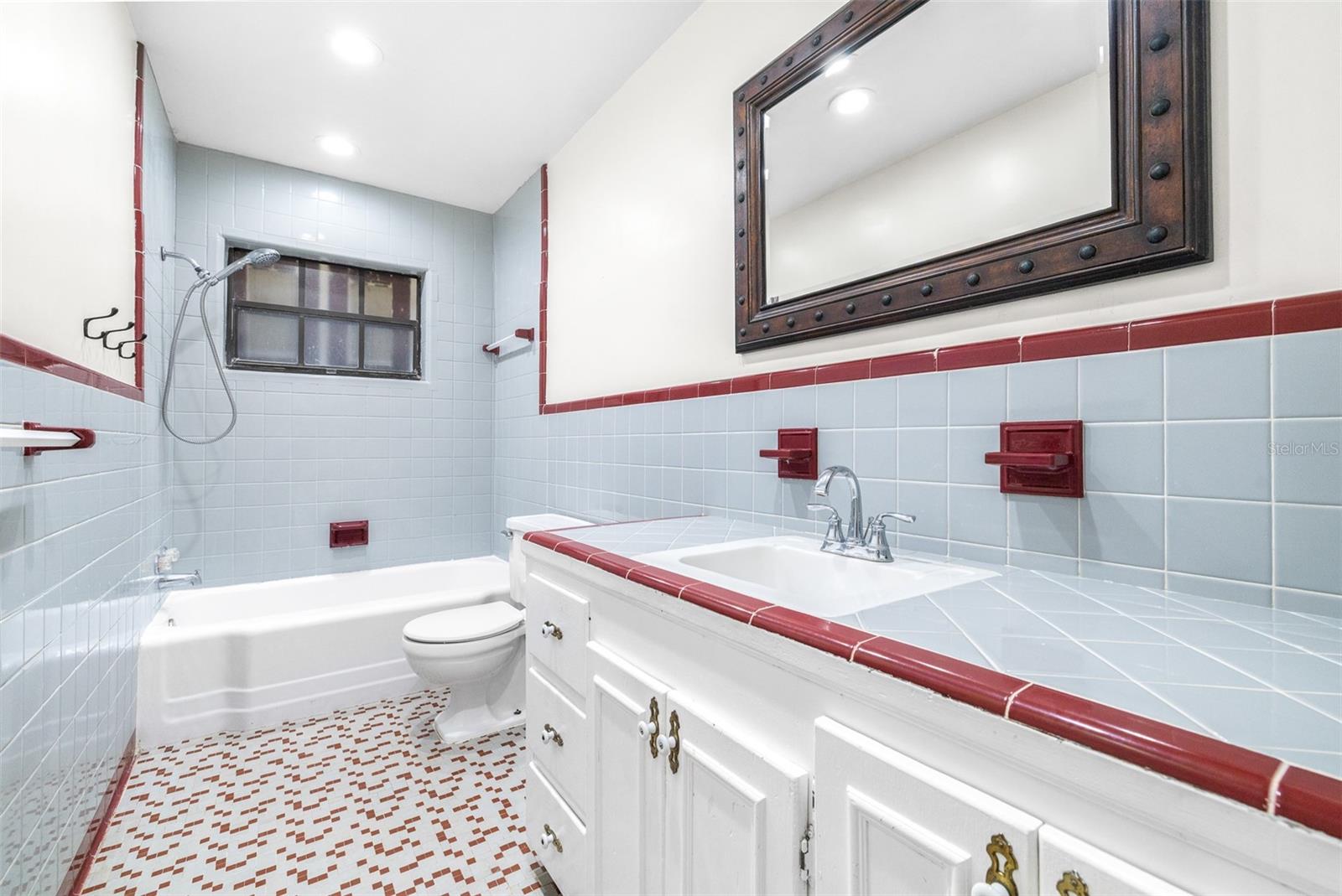 Image 25 of 54 For 319 Granada Road