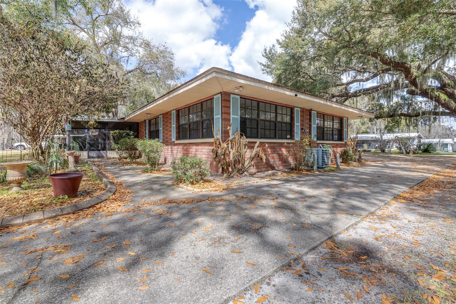 Image 6 of 54 For 319 Granada Road