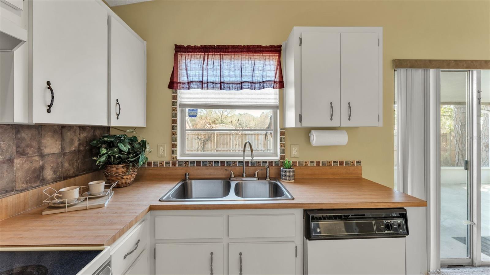 Image 17 of 38 For 908 Whisper Lake Drive