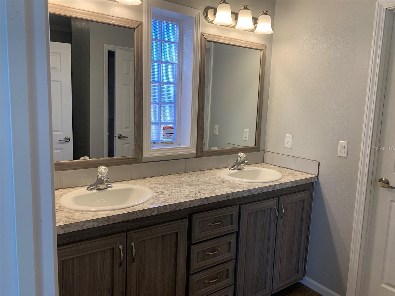 Image 15 of 21 For 2542 Mountain Lake Cutoff Road