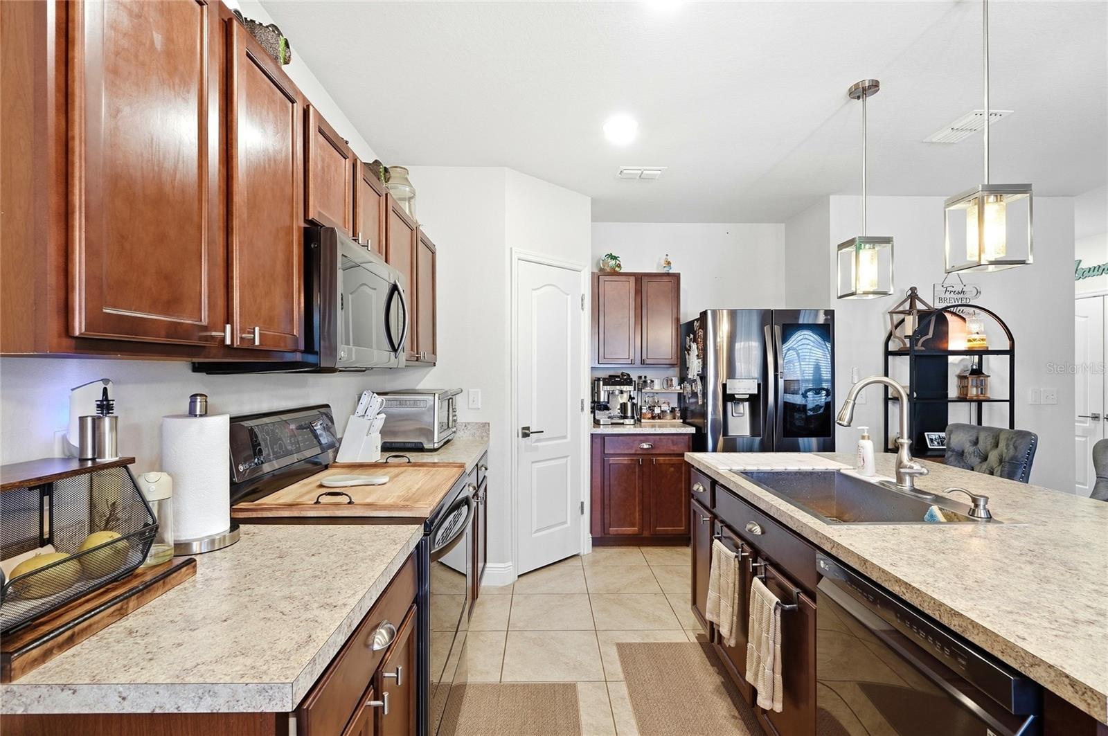 Image 14 of 36 For 224 Tanager Street