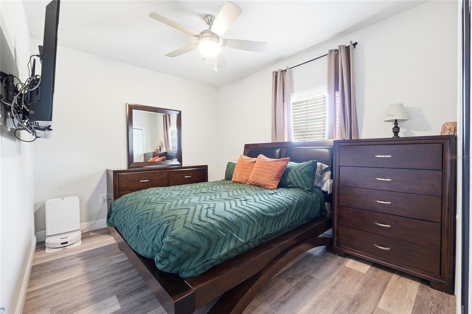 Image 28 of 36 For 224 Tanager Street