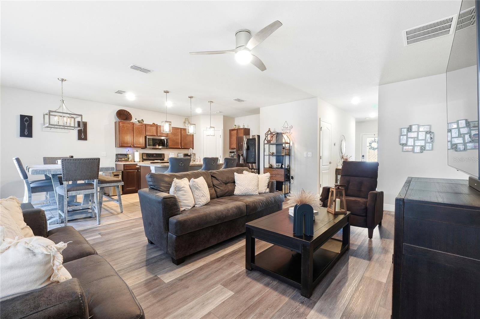 Image 7 of 36 For 224 Tanager Street