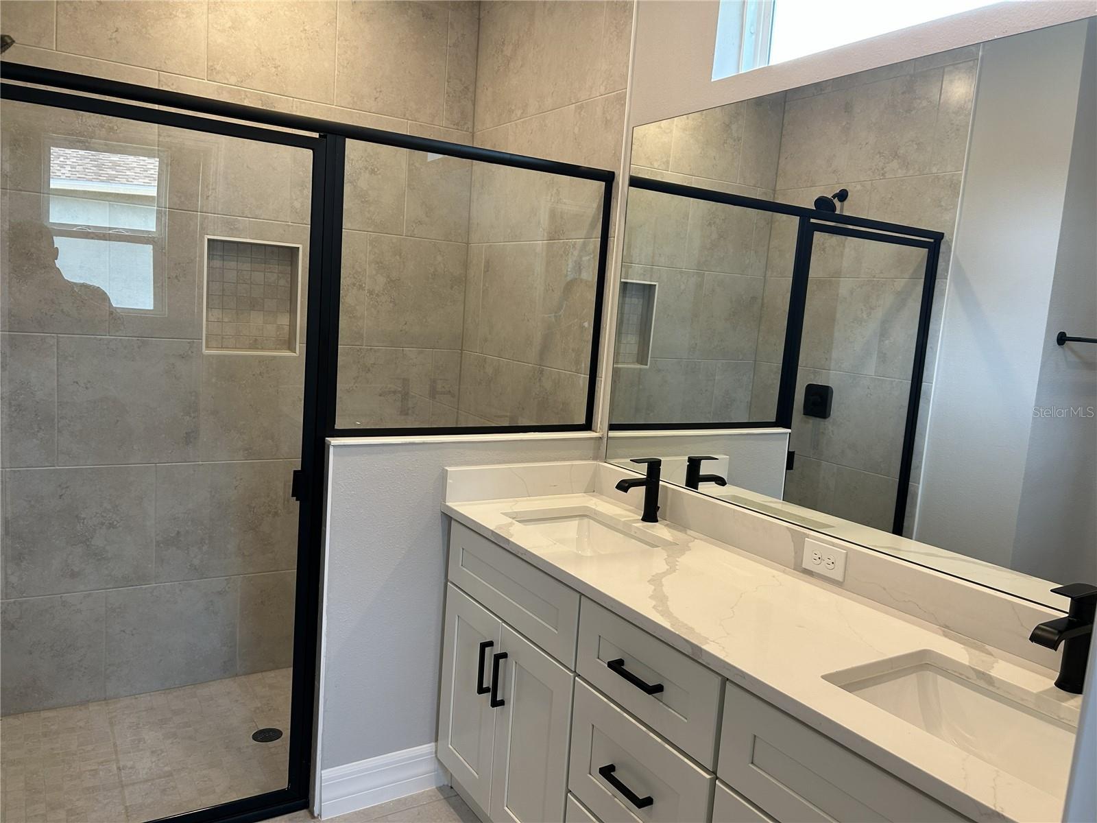 Image 11 of 23 For 41 Greentree Street