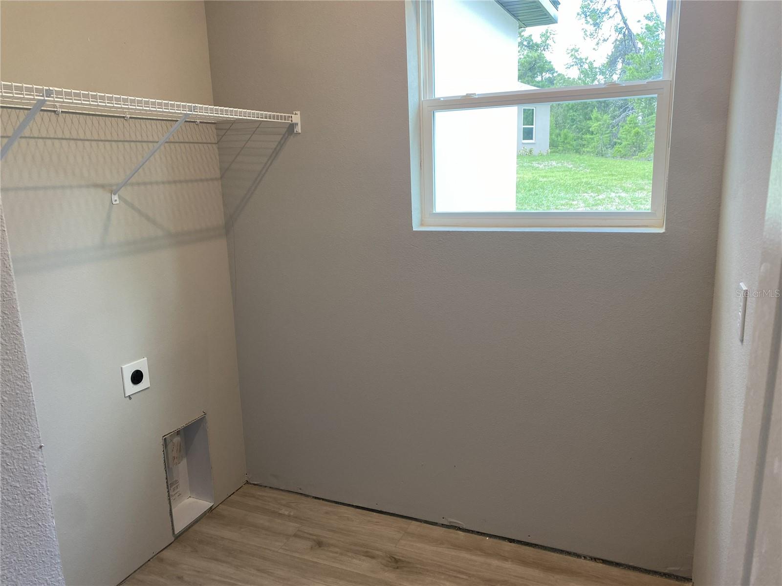 Image 23 of 26 For 6 Hemlock Court S