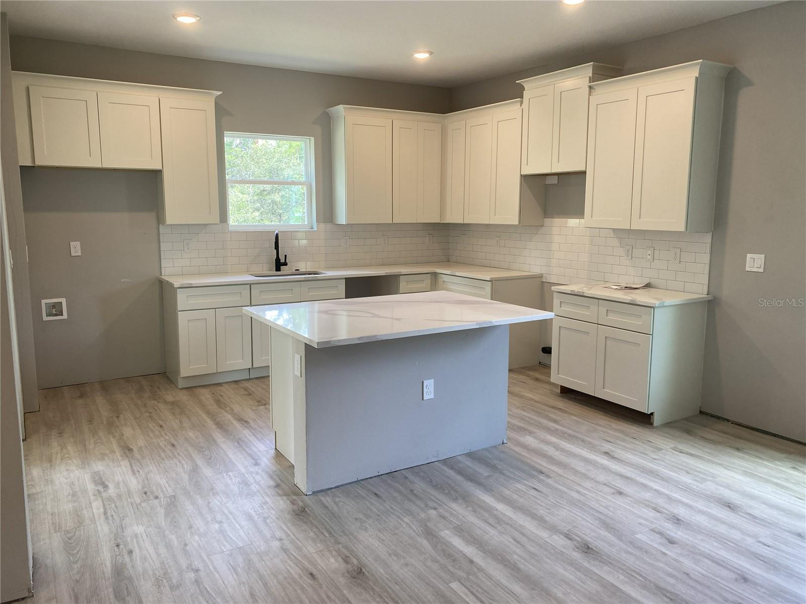 Image 6 of 26 For 6 Hemlock Court S