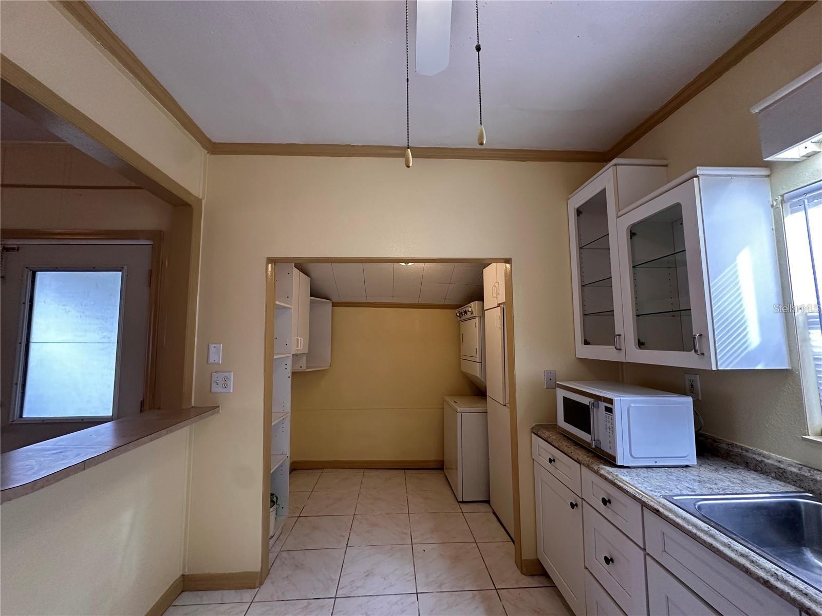 Image 12 of 24 For 1025 Main Street B