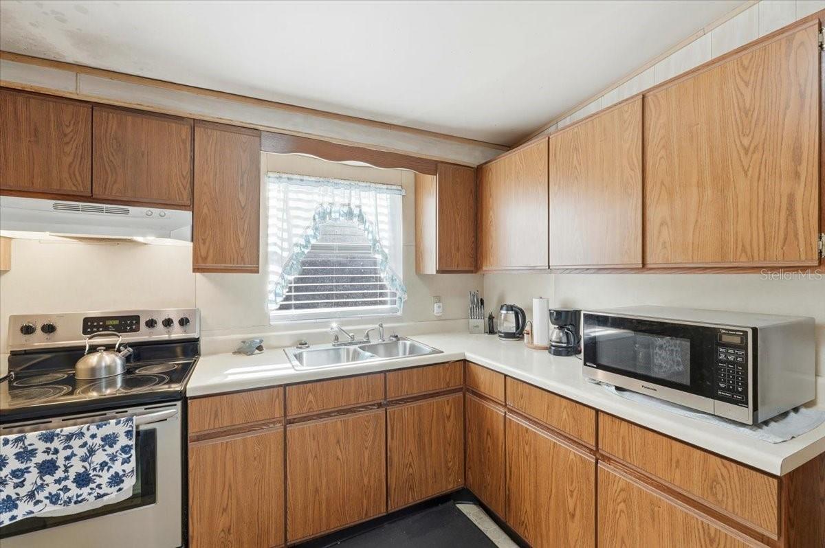 Image 19 of 44 For 111 Sunset Drive E