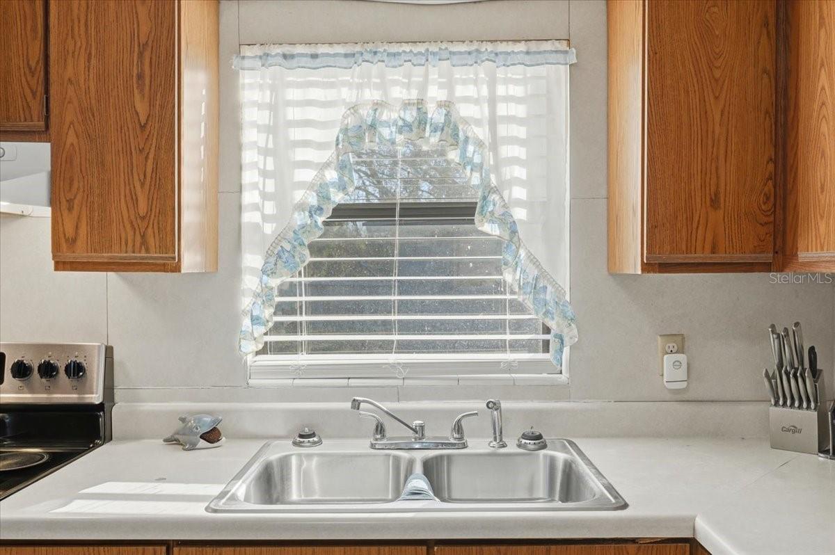 Image 21 of 44 For 111 Sunset Drive E