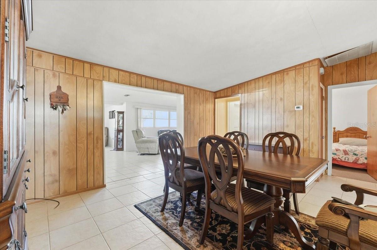 Image 25 of 44 For 111 Sunset Drive E