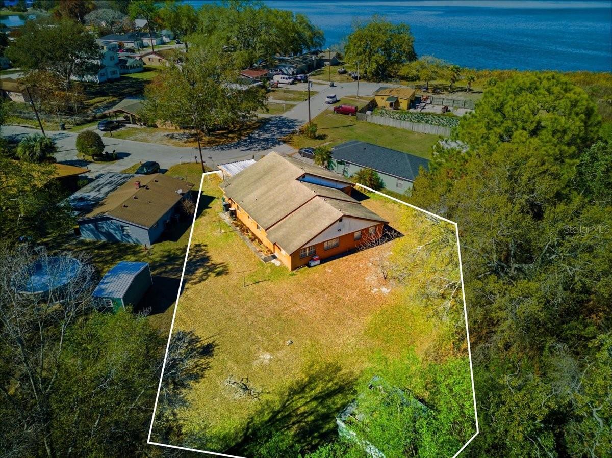 Image 9 of 44 For 111 Sunset Drive E