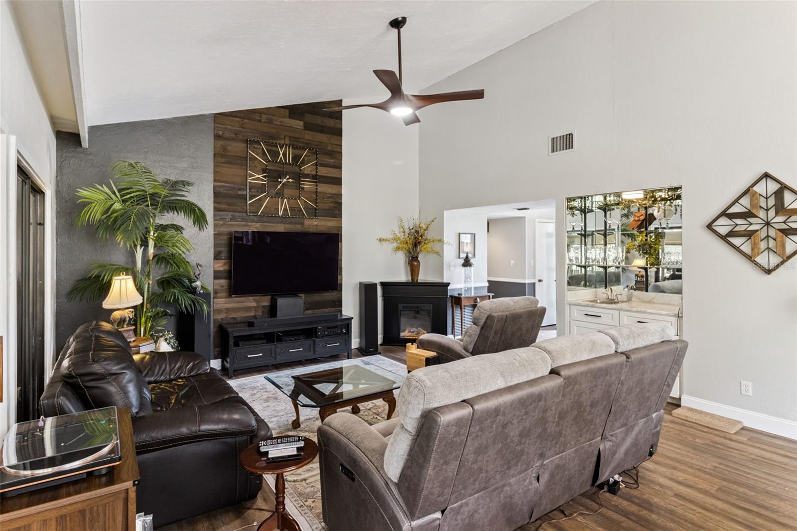 Image 4 of 20 For 62 Nottingham Way