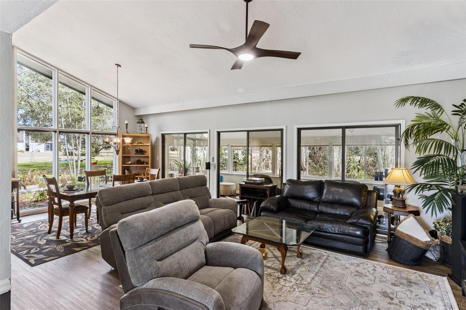 Image 6 of 20 For 62 Nottingham Way