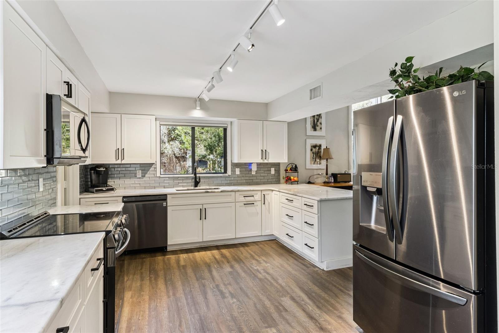 Image 9 of 20 For 62 Nottingham Way