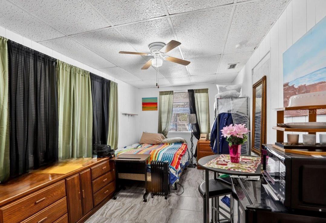 Image 32 of 39 For 8071 Rhea Circle