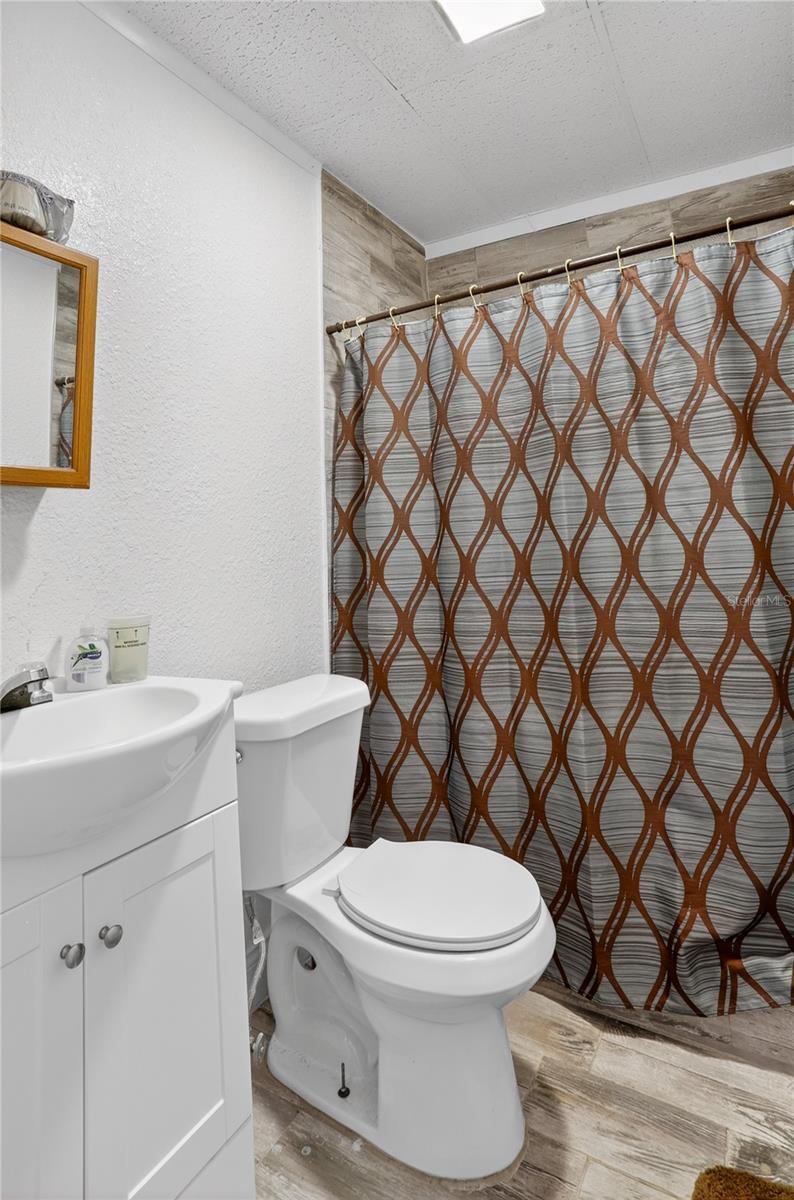 Image 33 of 39 For 8071 Rhea Circle