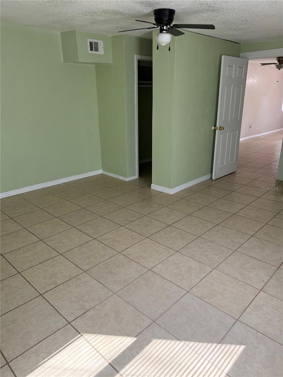 Image 14 of 22 For 720 Manor Drive