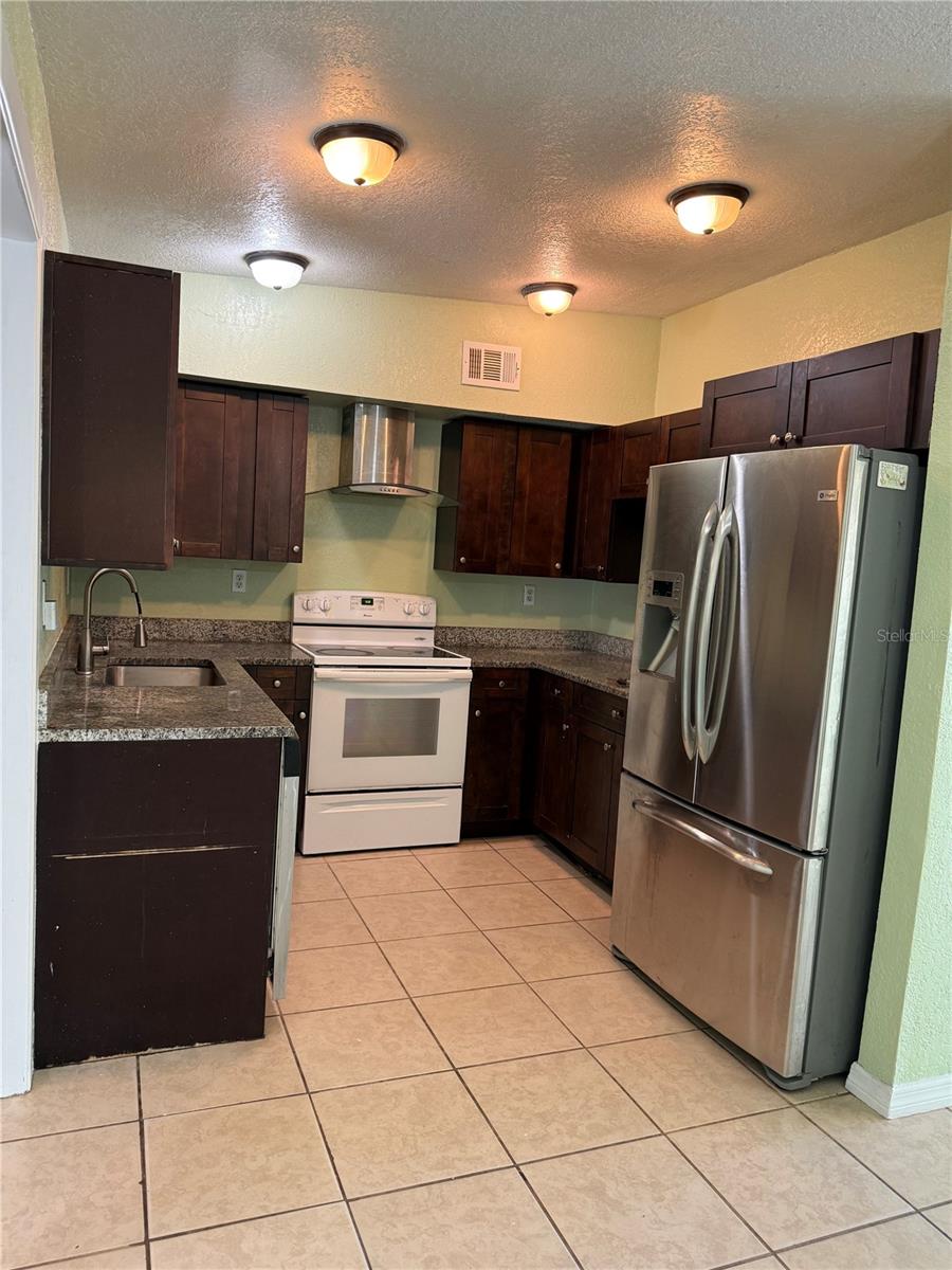 Image 4 of 22 For 720 Manor Drive