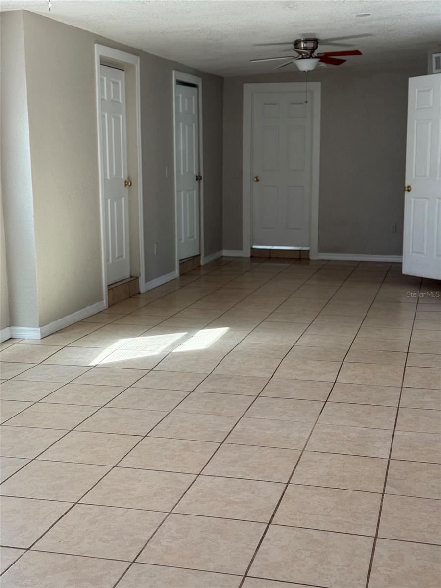 Image 7 of 22 For 720 Manor Drive