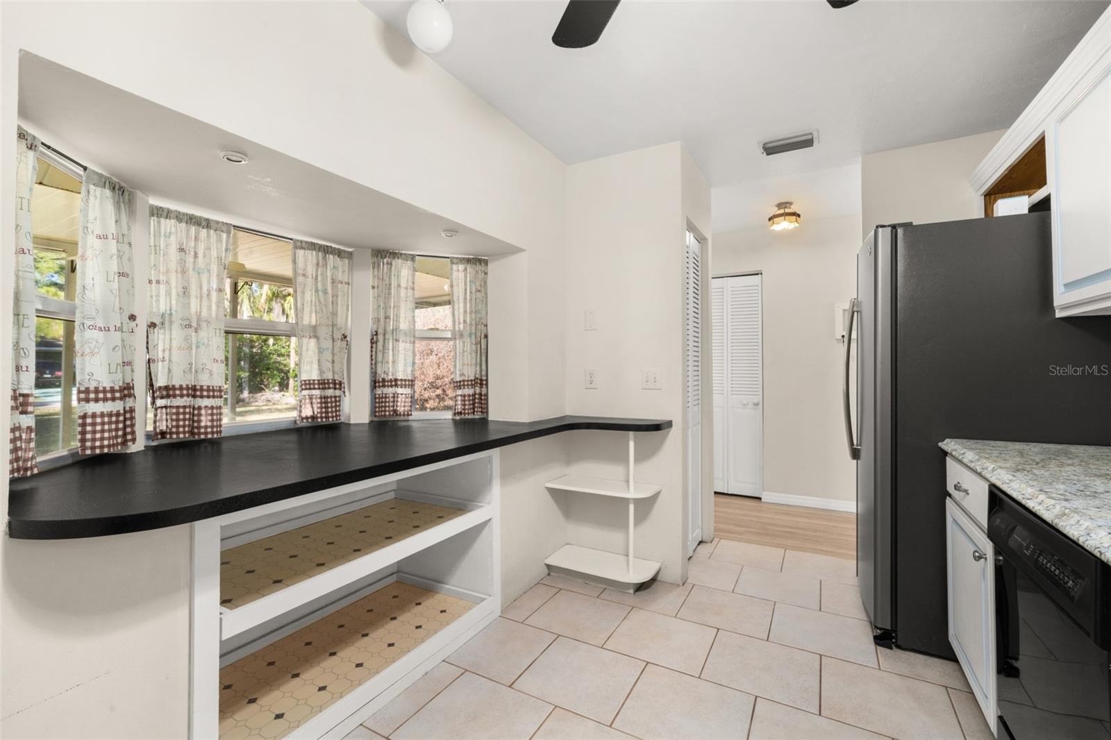 Image 13 of 47 For 1273 Woodbury Avenue