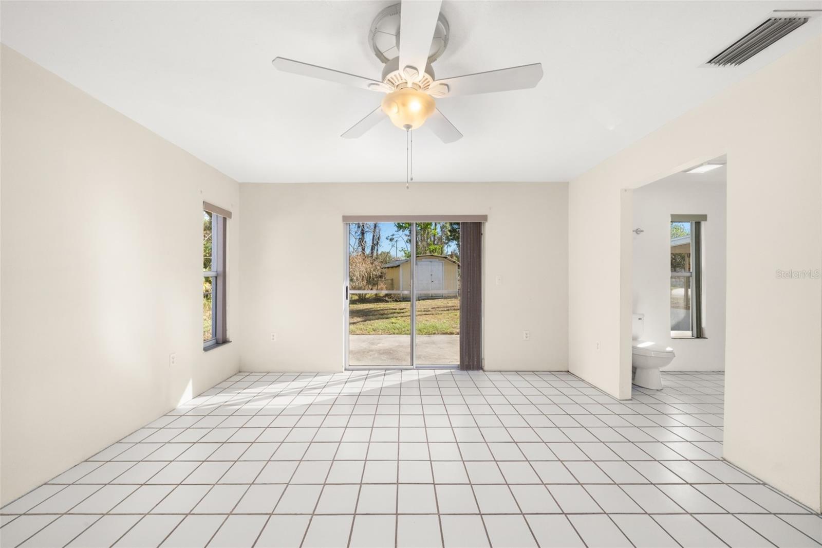 Image 16 of 47 For 1273 Woodbury Avenue