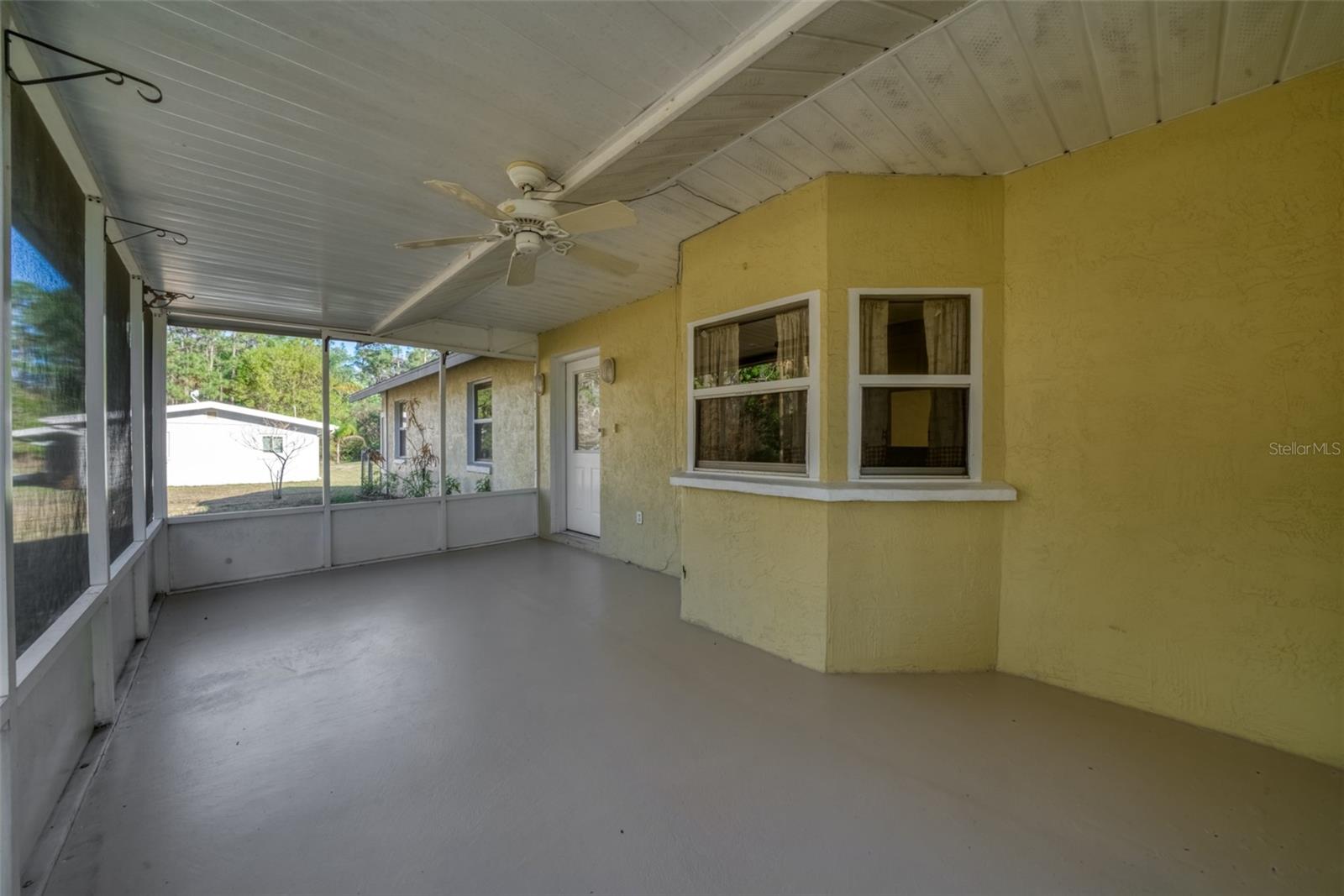 Image 32 of 47 For 1273 Woodbury Avenue