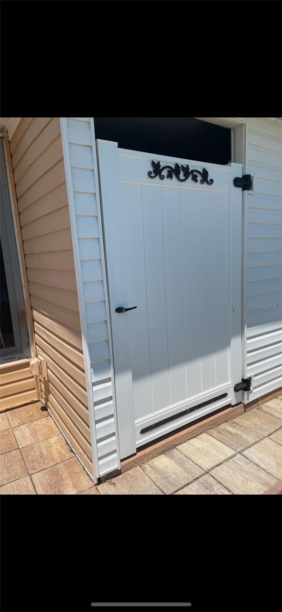 Image 9 of 36 For 1217 Club Circle