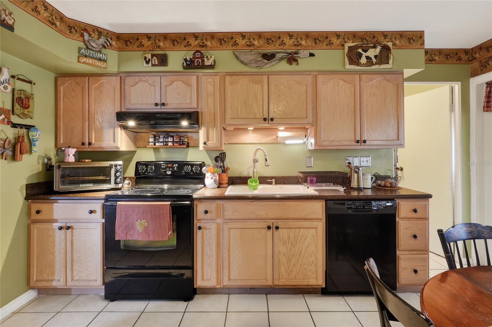 Image 16 of 47 For 1180 Yarnell Avenue