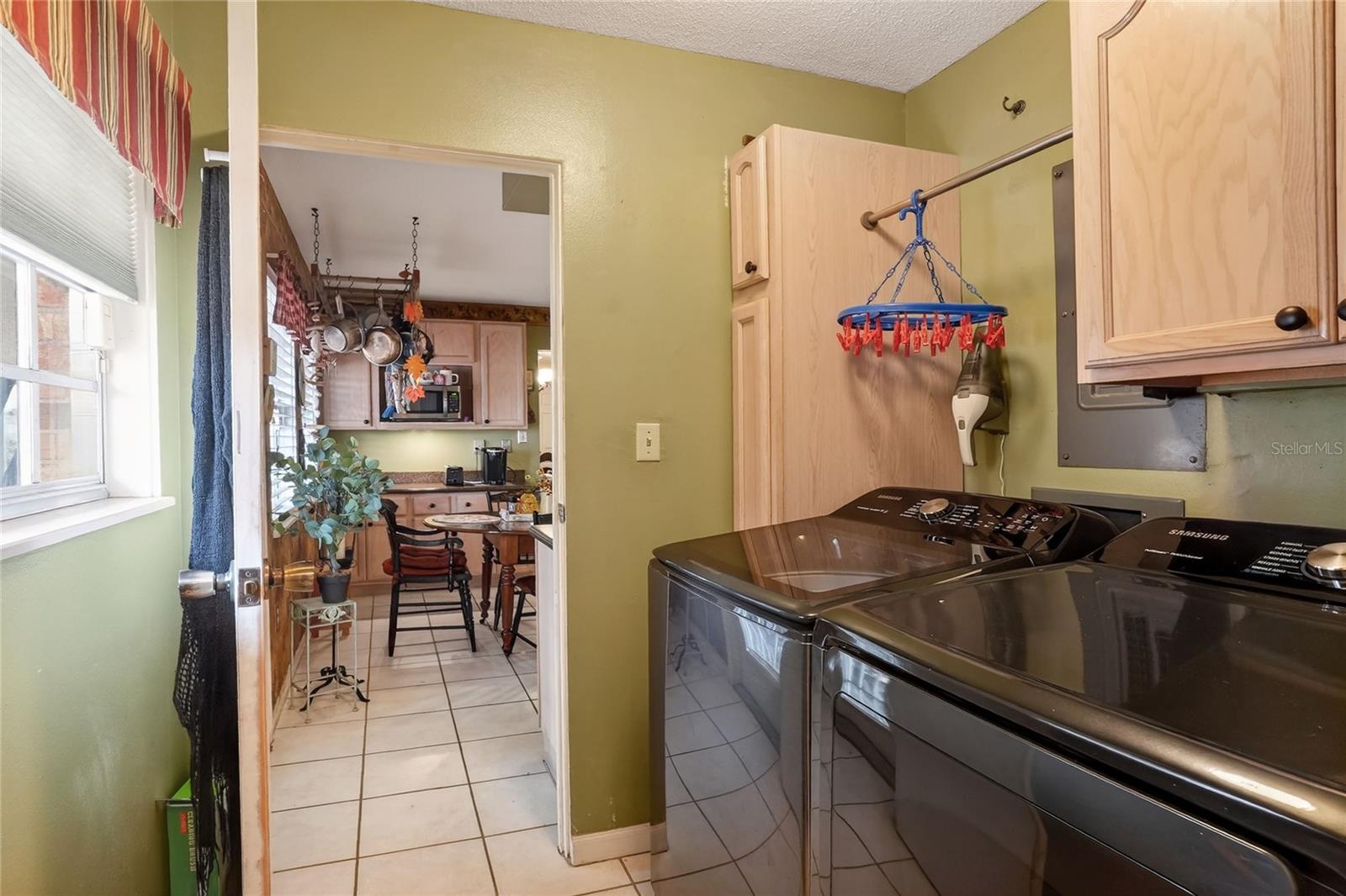 Image 18 of 47 For 1180 Yarnell Avenue