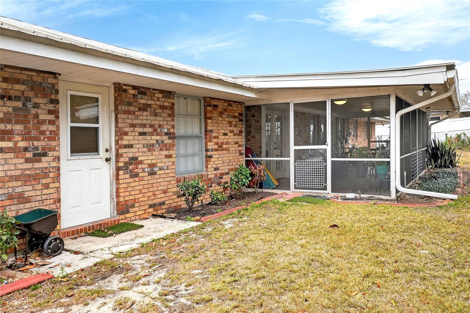 Image 33 of 47 For 1180 Yarnell Avenue