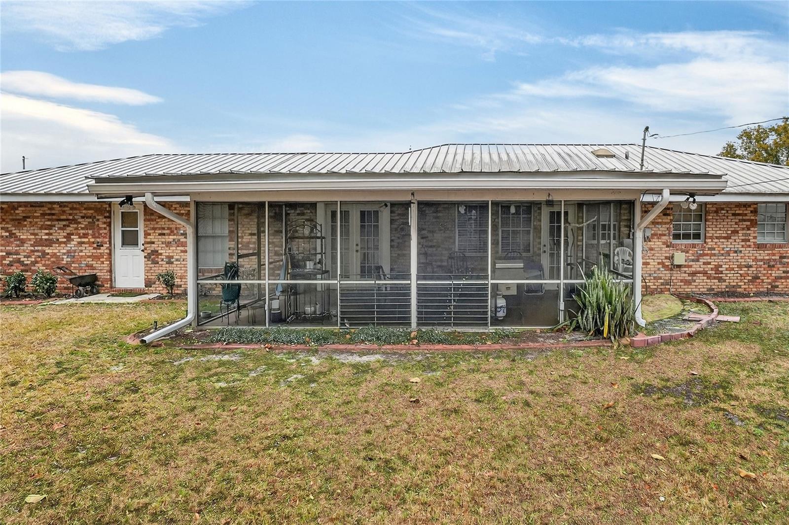 Image 36 of 47 For 1180 Yarnell Avenue