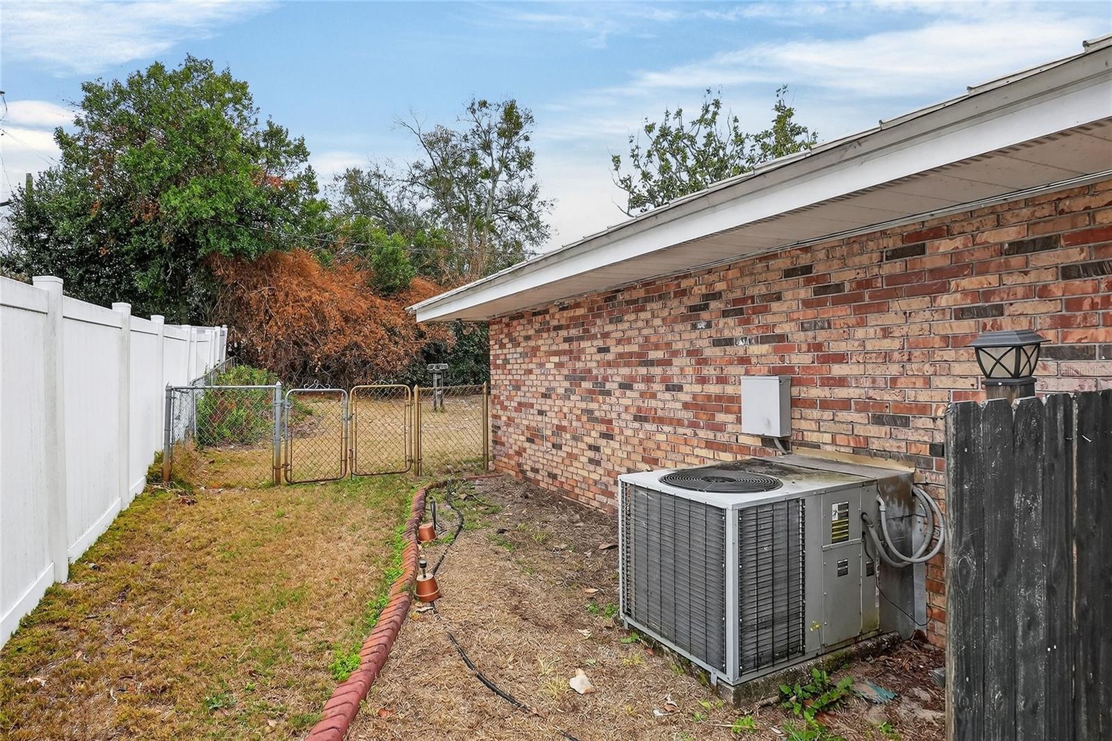 Image 41 of 47 For 1180 Yarnell Avenue