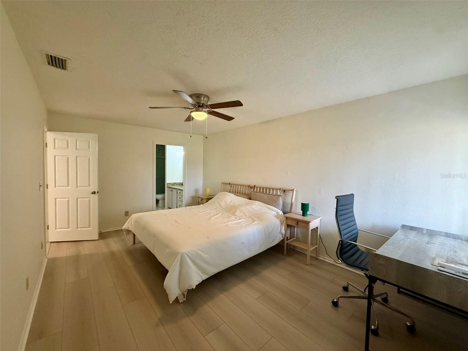 Image 20 of 24 For 5202 Waterview Way 5202