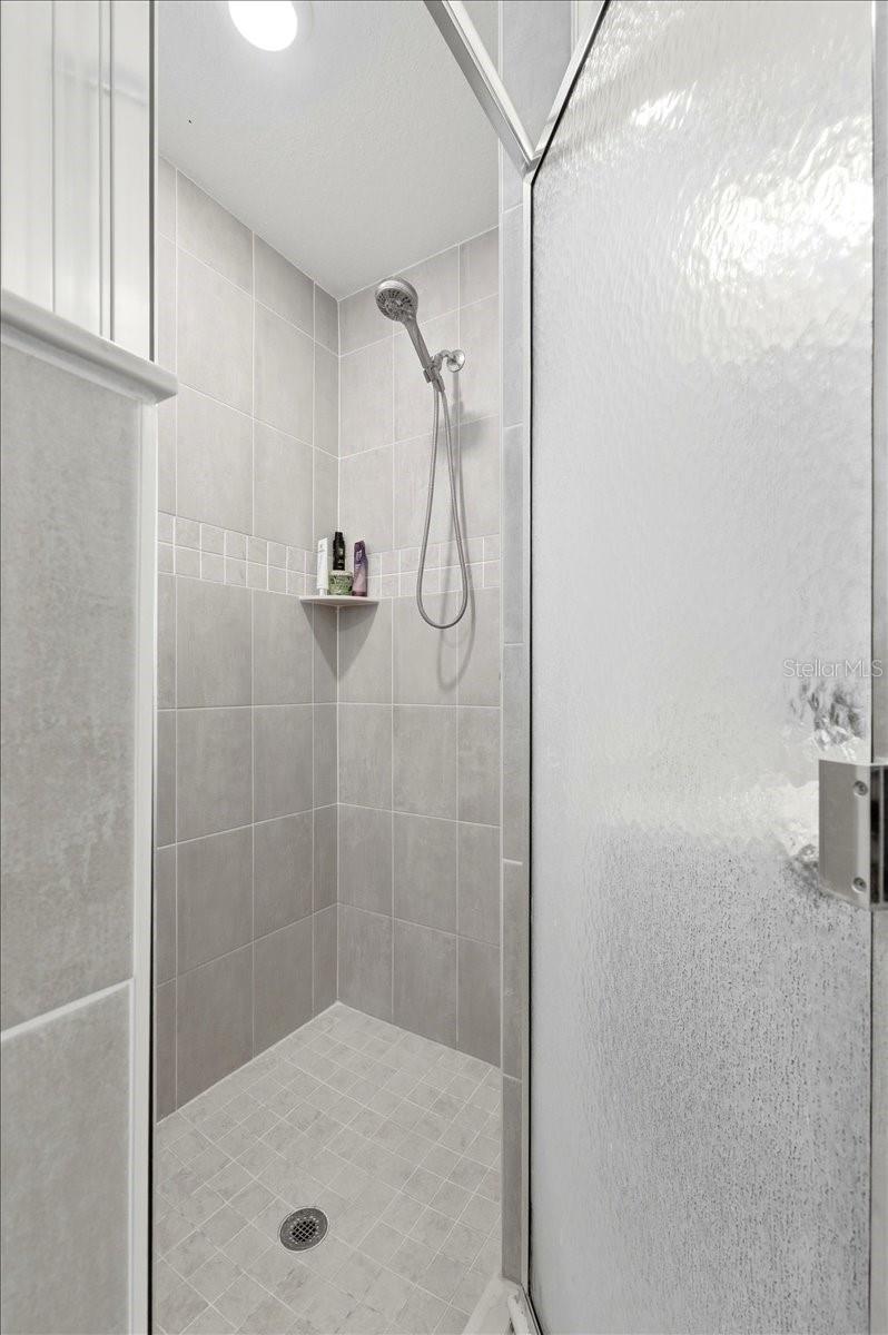 Image 18 of 46 For 7227 Victoria Road