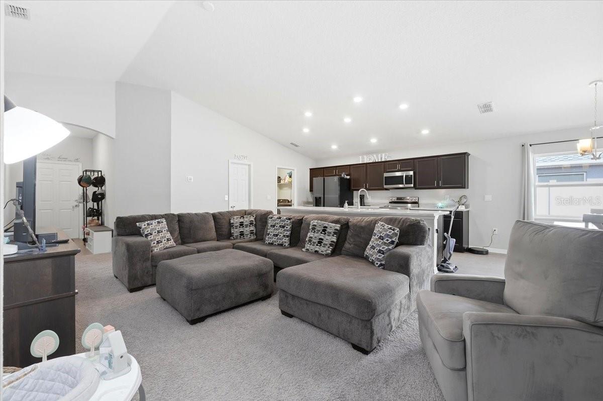 Image 4 of 46 For 7227 Victoria Road