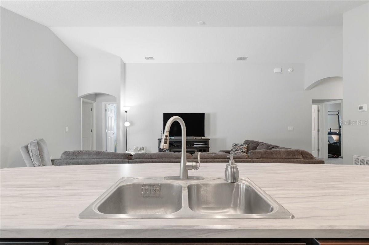 Image 9 of 46 For 7227 Victoria Road