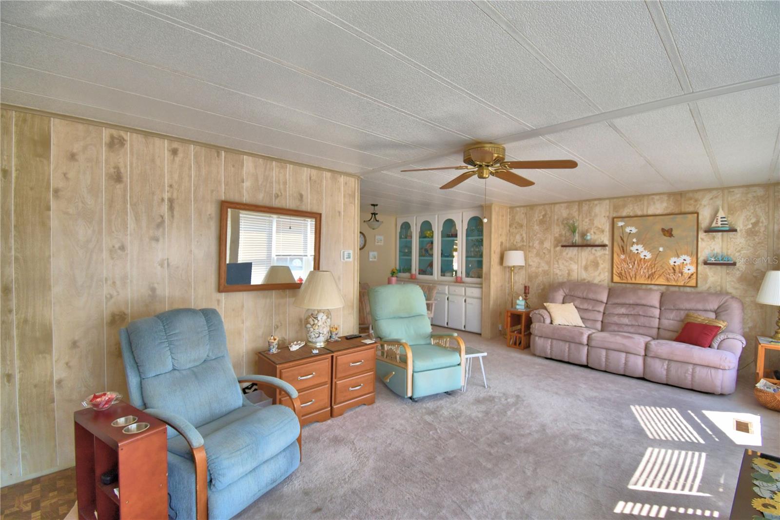 Listing photo id 34 for 4239 Cedarwood Street