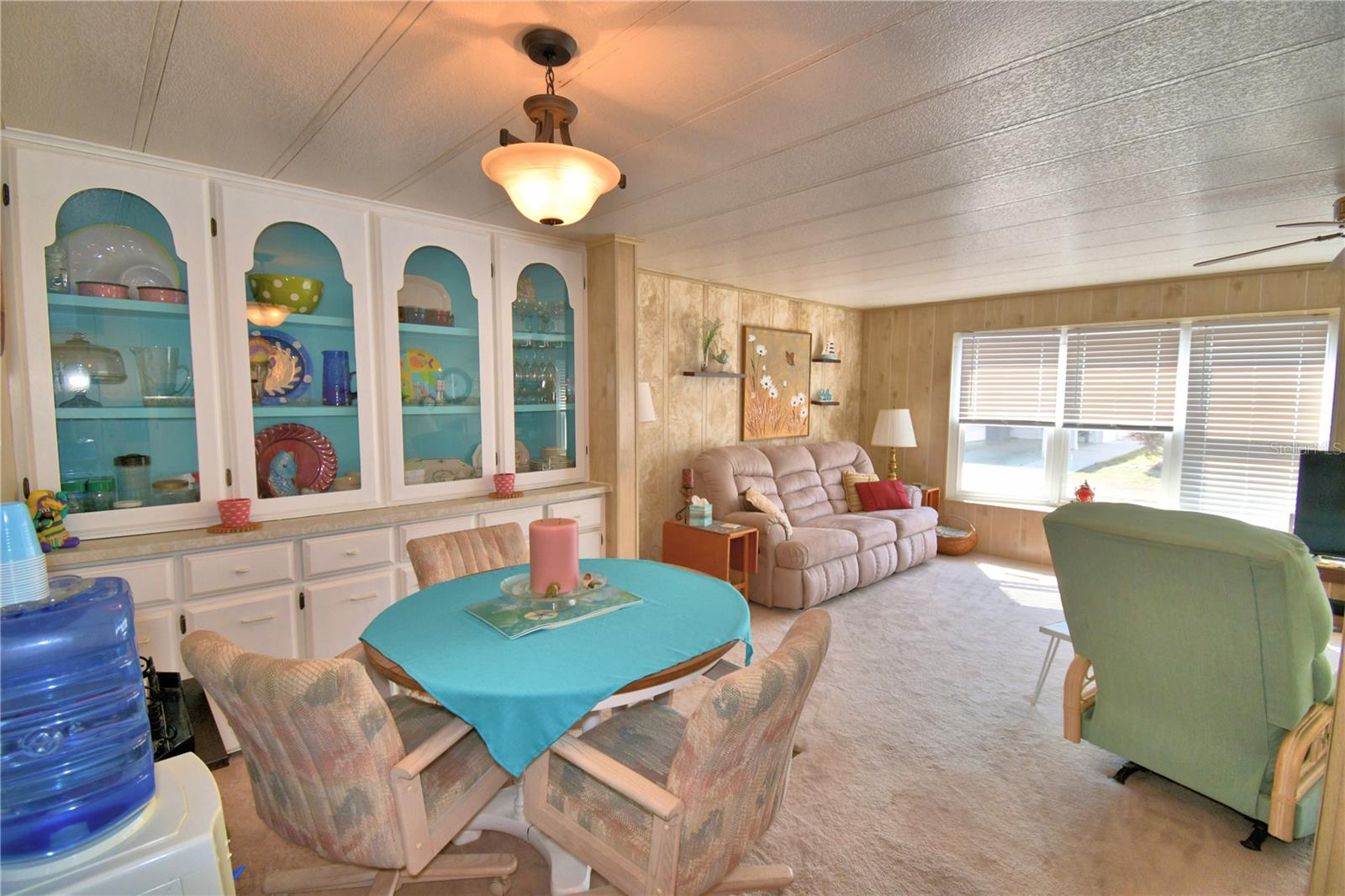 Listing photo id 36 for 4239 Cedarwood Street