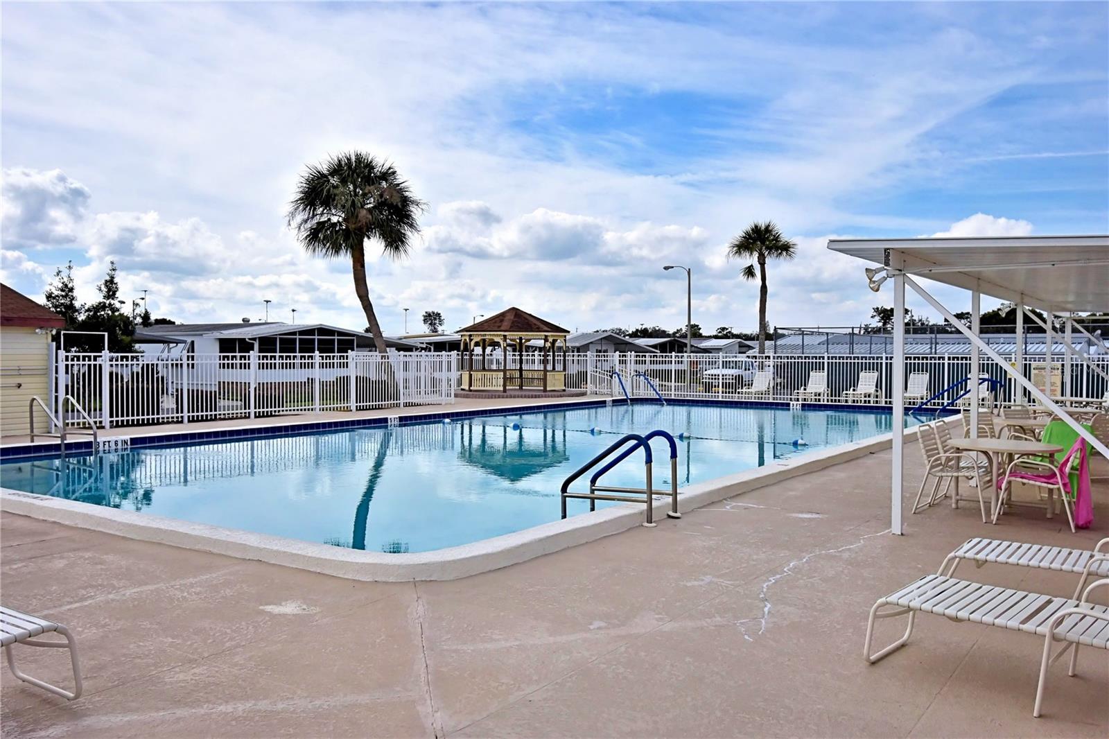 Listing photo id 51 for 4239 Cedarwood Street