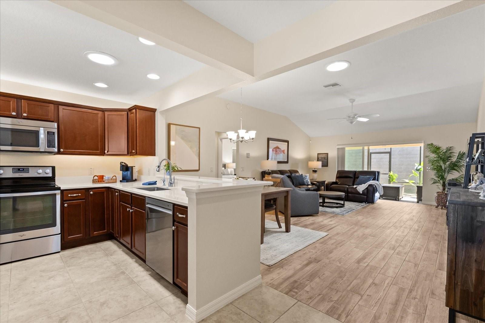 Image 7 of 28 For 2004 Flowersville Place