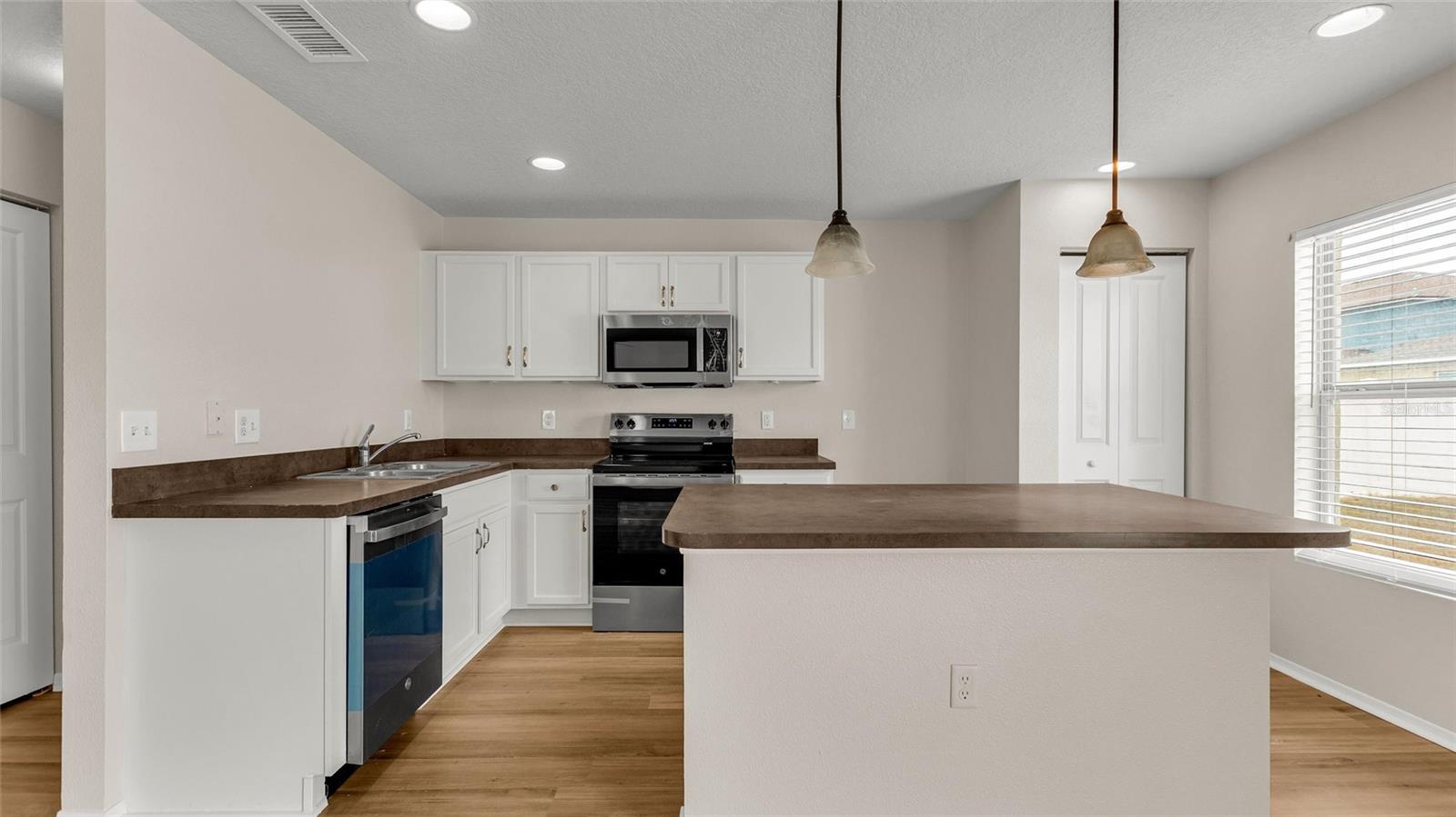 Image 3 of 35 For 7317 Tangle Bend Drive