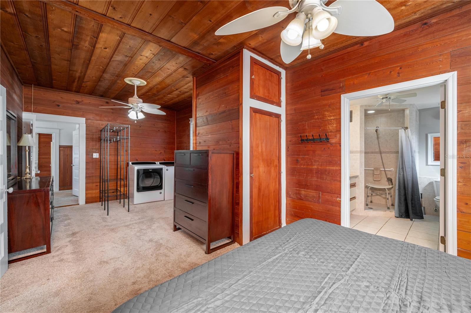 Image 10 of 26 For 427 Avenue E Se